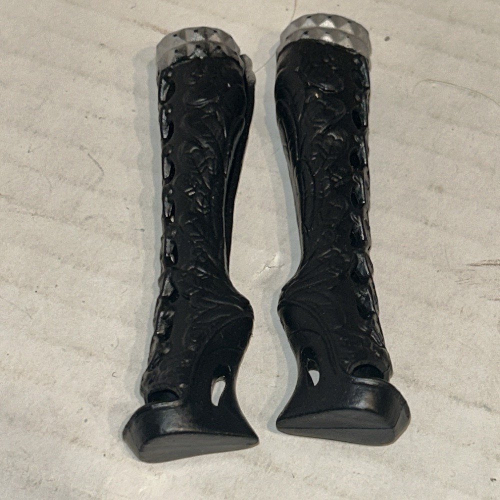 Ever After High Doll Raven Queen Legacy Day Tall Black Silver Boots C1